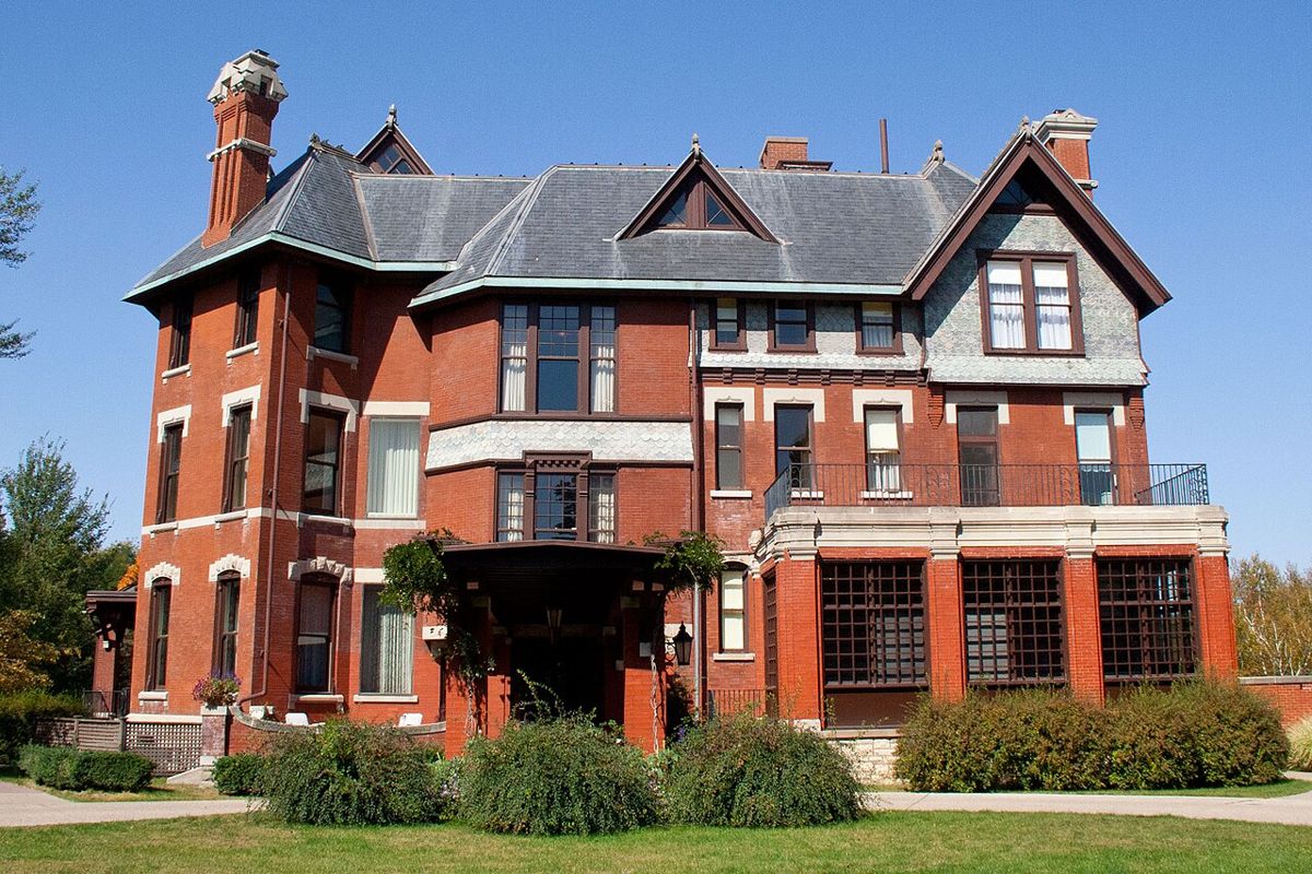 Brucemore, the Queen Anne mansion in Cedar Rapids, with its lawn